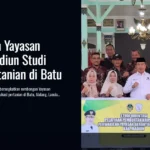 Rombongan Yayasan Abiyoso Madiun Studi Inovasi Pertanian di Batu