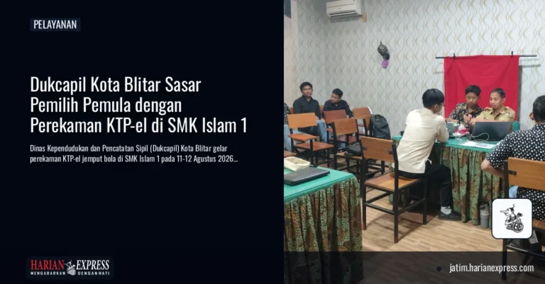 Dukcapil Kota Blitar Sasar Pemilih Pemula dengan Perekaman KTP-el di SMK Islam 1