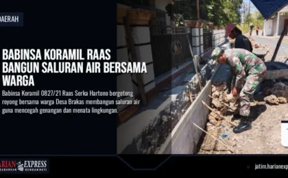 Babinsa Koramil Raas Bangun Saluran Air Bersama Warga
