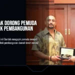 Wakil Gubernur Jawa Timur Emil Elestianto Dardak berdialog dengan peserta terkait peran generasi muda dalam pembangunan dan inovasi daerah di Surabaya, Senin (07/09/2026).(Foto : Dok.humas jatim) | Sumber: Dok.humas jatim)
