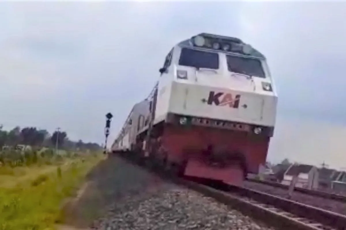 Daop 7 Madiun: Taruh Batu di Rel Melanggar Hukum