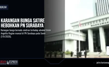 Karangan Bunga Satire Hebohkan PN Surabaya