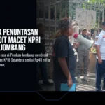 Foto : FRMJ saat menggelar aksi di depan Pemkab Jombang./Karimatul Maslahah/ | Sumber: FRMJ saat menggelar aksi di depan Pemkab Jombang./Karimatul Maslahah/