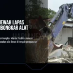 Sejumlah bangunan yang disebut sebagai klaster berfasilitas mewah di Lapas Kelas IIA Cibinong, Bogor, dibongkar pada Rabu (30/9/2026). Pembongkaran dilakukan setelah keberadaan fasilitas mewah di area lapas tersebut menjadi sorotan publik. Rifkianto Nugroho/detikFoto