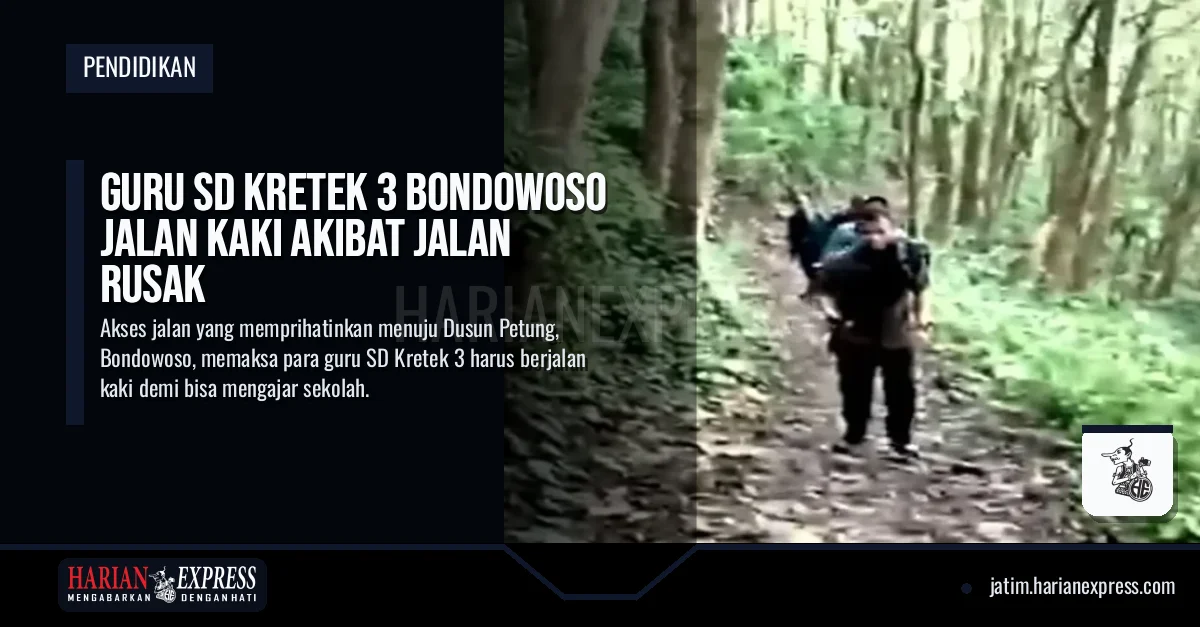 Guru SD Kretek 3 Bondowoso Jalan Kaki Akibat Jalan Rusak