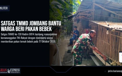 Satgas TMMD Jombang Bantu Warga Beri Pakan Bebek